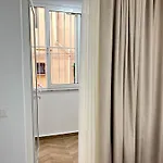 Spacious Fancy Apartamento Tirana